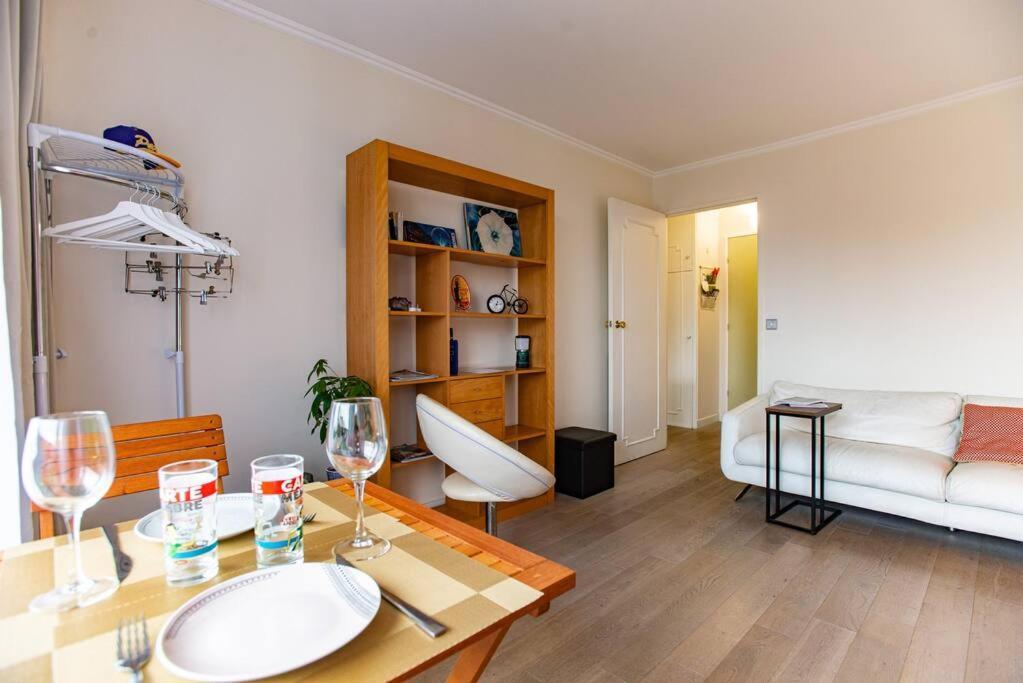 Studio With Balcony Paris Exterior foto