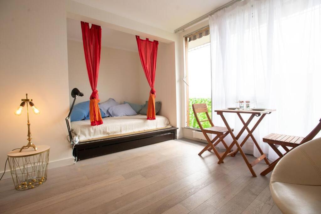 Studio With Balcony Paris Exterior foto