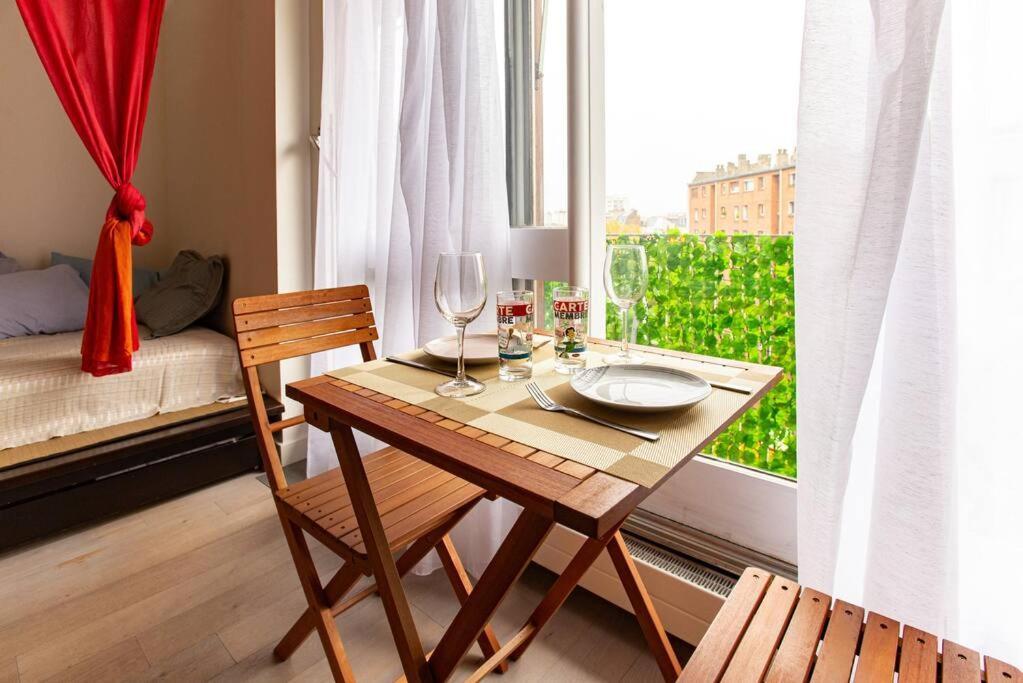 Studio With Balcony Paris Exterior foto